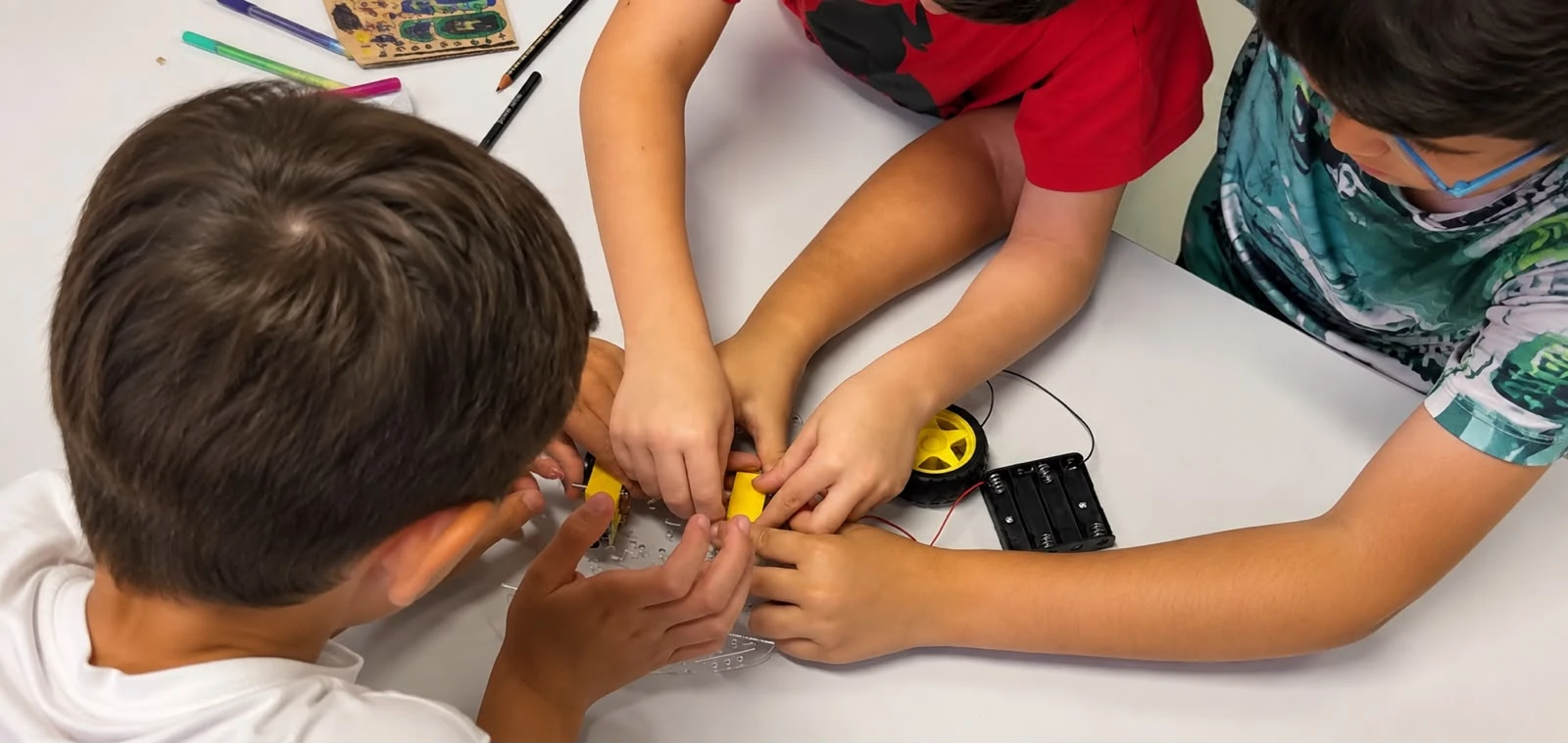 Robótica e cultura maker transformam aprendizado de crianças