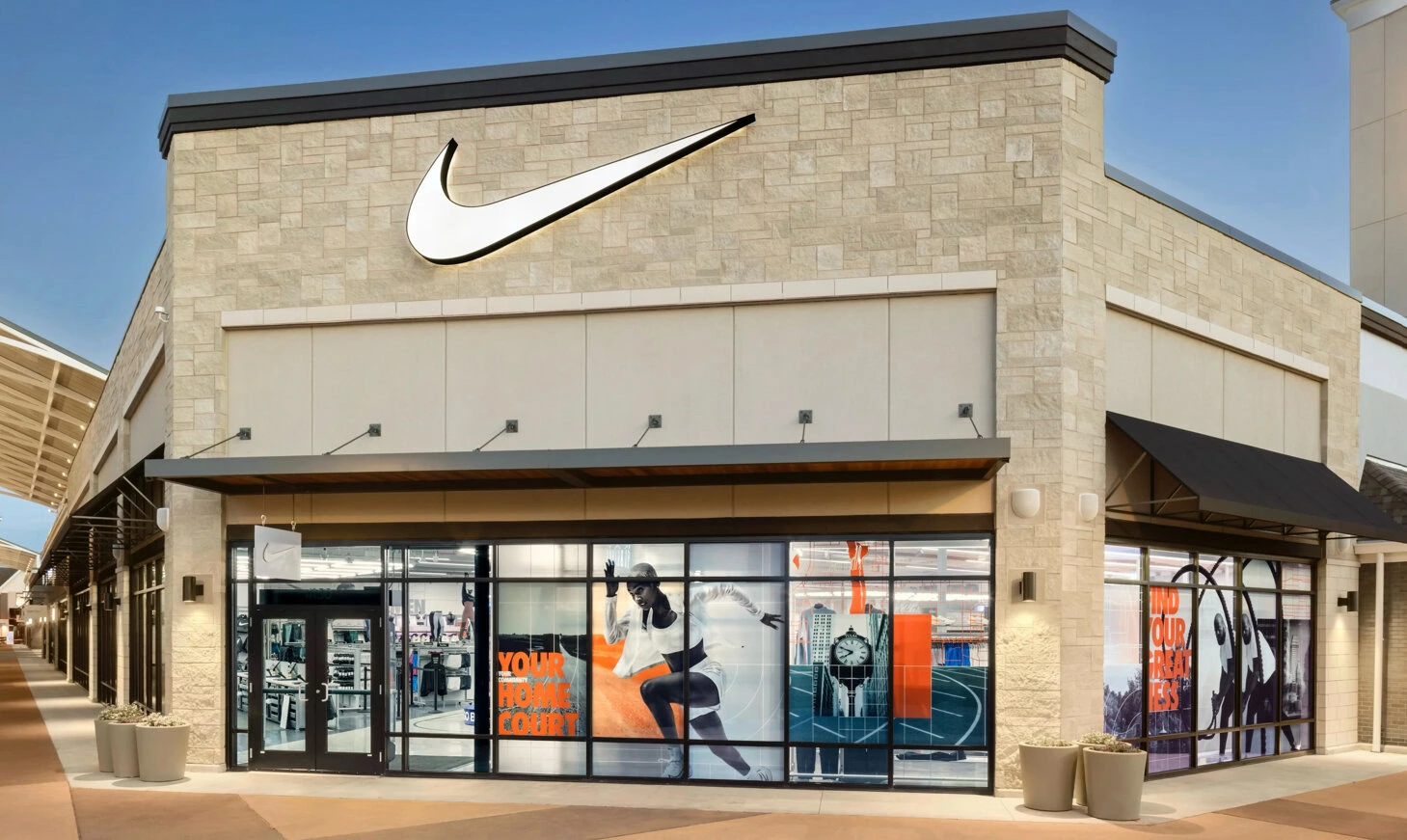 Erros estratégicos colocam a Nike no 'corner' do mercado