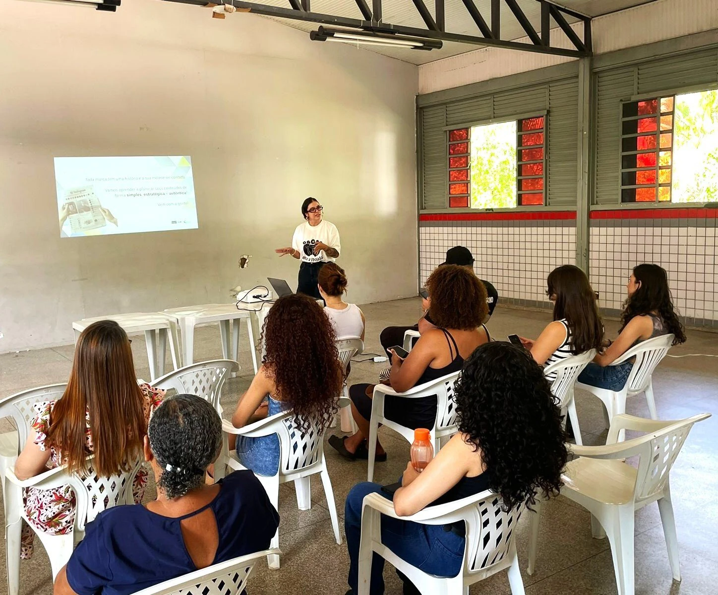 Alunos da UnB oferecem curso gratuito de marketing digital no Paranoá
