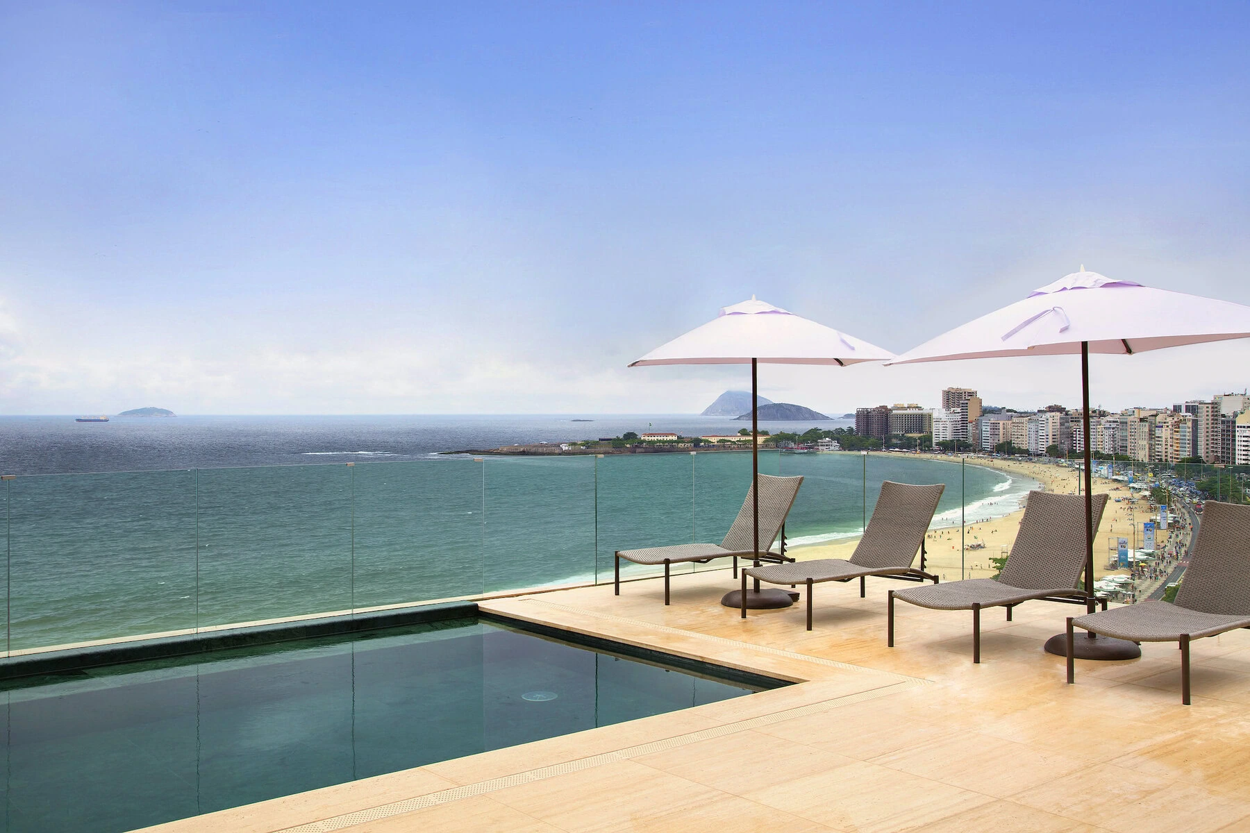 Verão 2027: Rede Windsor oferece até 20% de desconto em hotéis da Zona Sul do Rio para as férias de verão