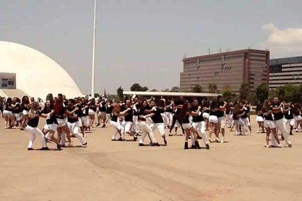 Foto: International Zouk Flash Mob 2014 (<a href="https://www.youtube.com/watch?v=k5UxYgPUrts" target="_blank">https://www.youtube.com/watch?v=k5UxYgPUrts</a>